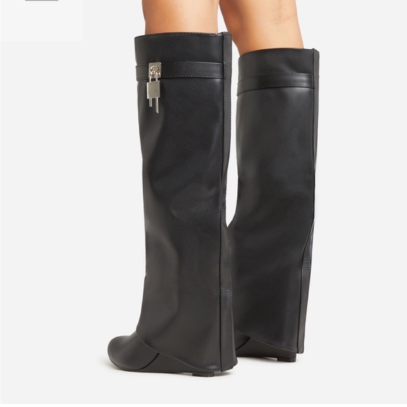 Shoes - Shark Lock ankle boots in leather
